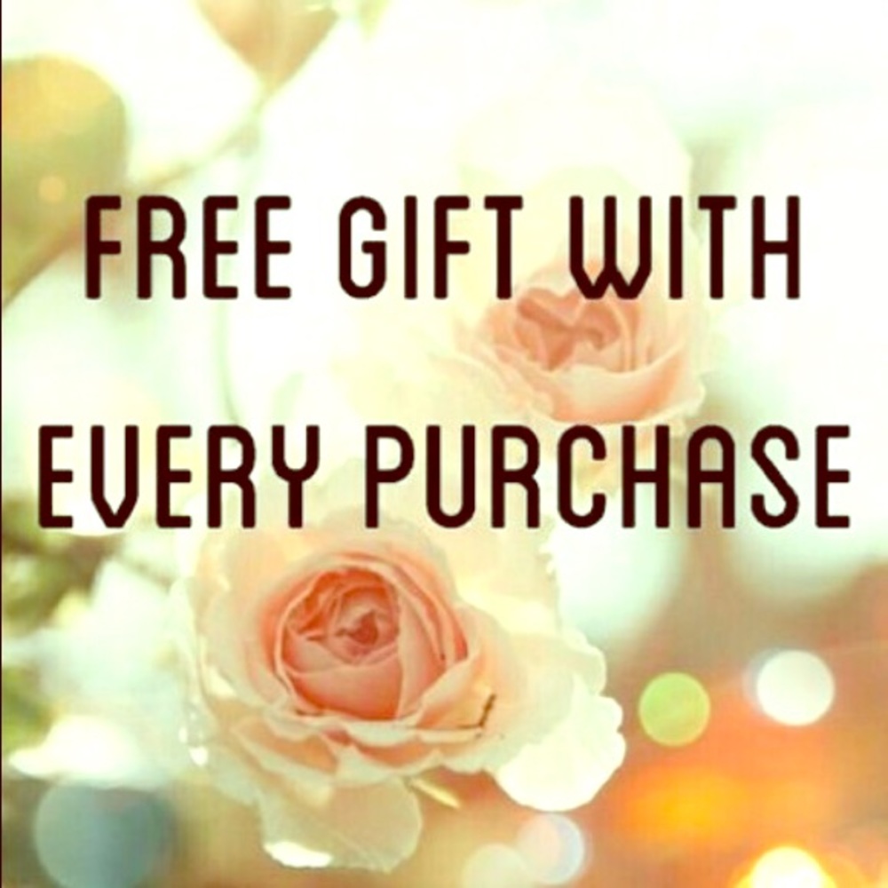 💛💜Free gift with every purchase 💛💜